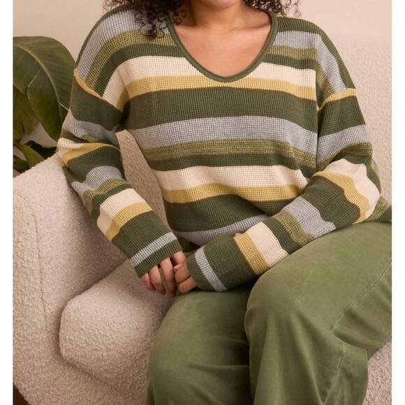 NEW TRIBAL combed cotton u-neck waffle sweater in chive